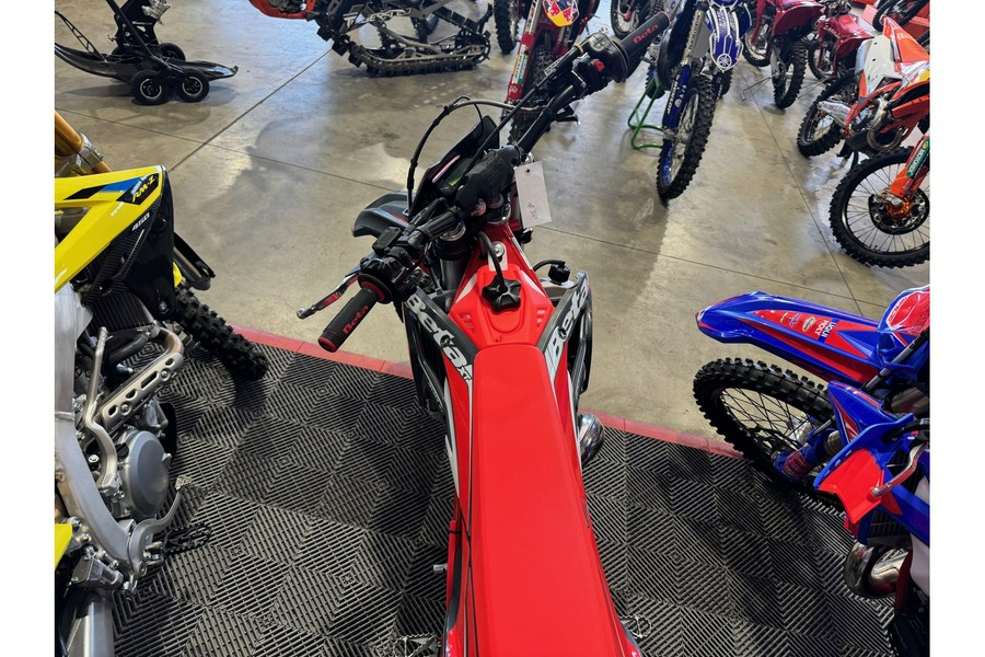 2026 300 XTRAINER - Beta Motorcycles