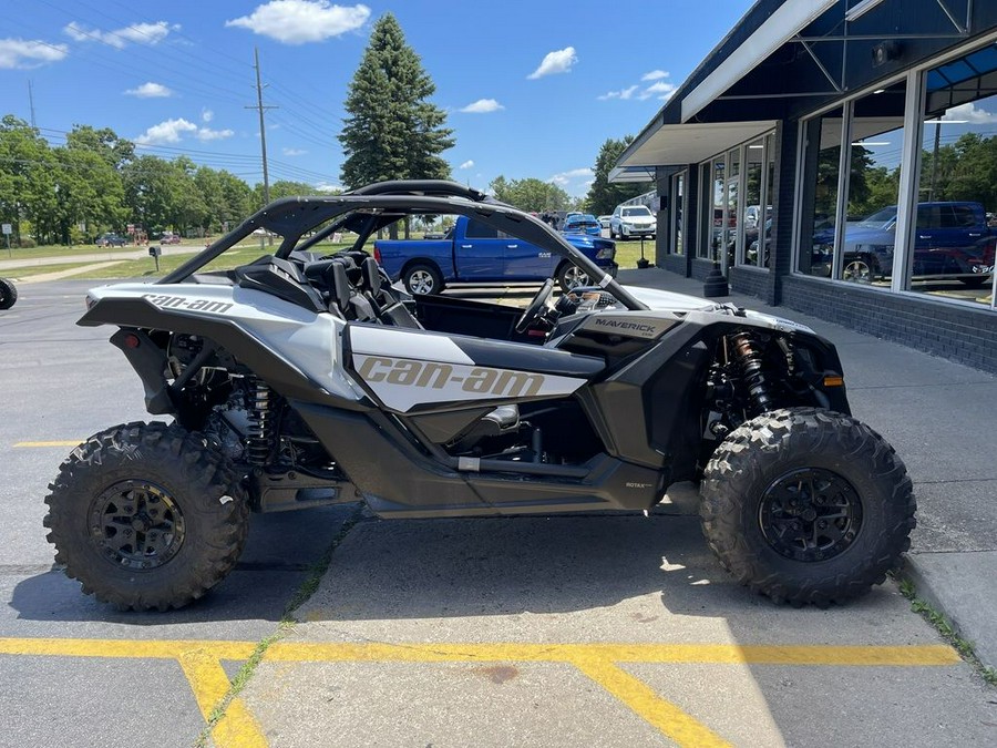 2024 Can-Am® Maverick X3 DS Turbo RR Catalyst Gray