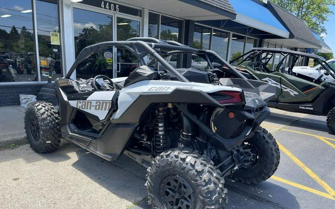 2024 Can-Am® Maverick X3 DS Turbo RR Catalyst Gray