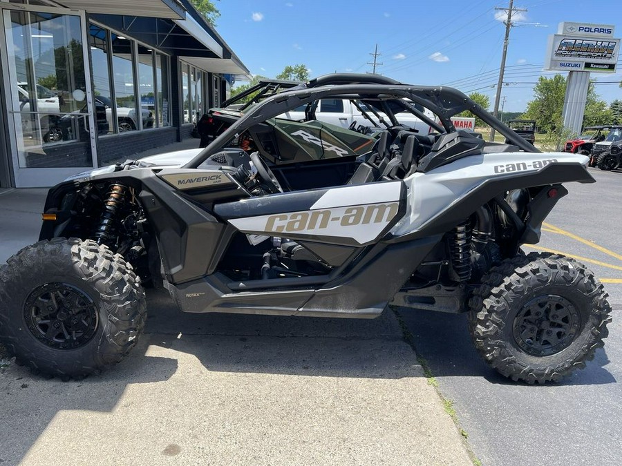 2024 Can-Am® Maverick X3 DS Turbo RR Catalyst Gray