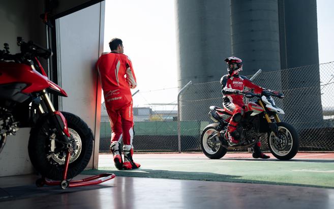 2026 Ducati Hypermotard V2 SP