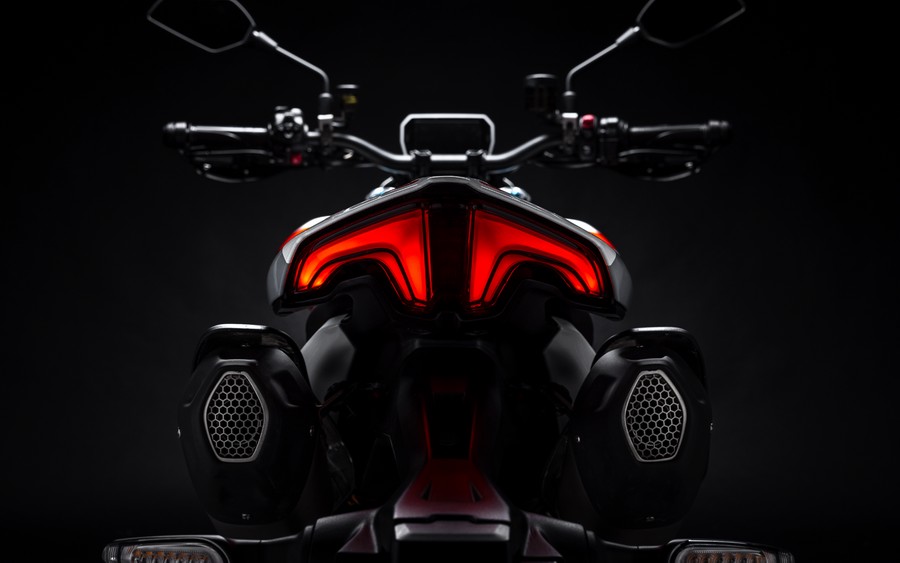 2026 Ducati Hypermotard V2 SP