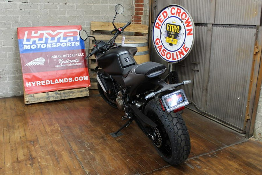 2025 Husqvarna® Svartpilen 801