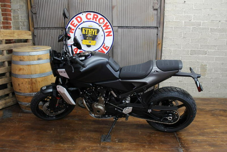 2025 Husqvarna® Svartpilen 801