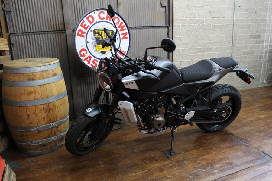 2025 Husqvarna® Svartpilen 801