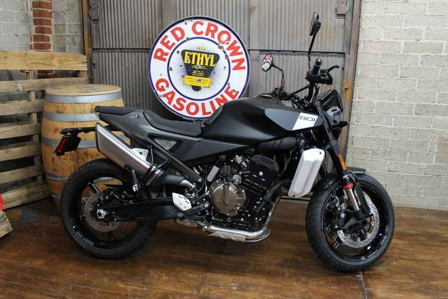 2025 Husqvarna® Svartpilen 801