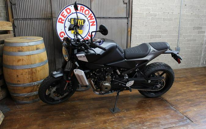 2025 Husqvarna® Svartpilen 801