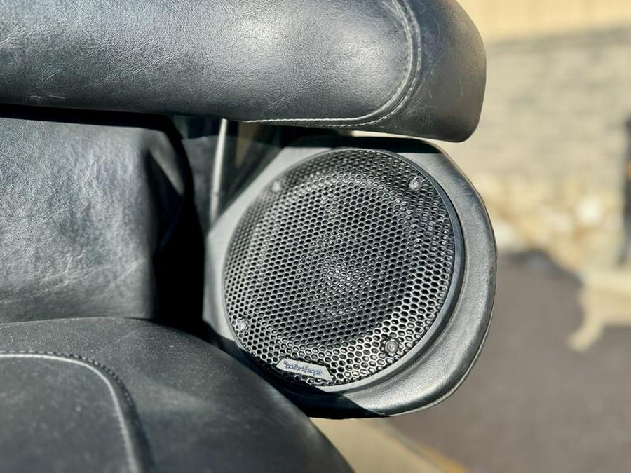 2010 Harley-Davidson® FLHTCU - Ultra Classic® Electra Glide