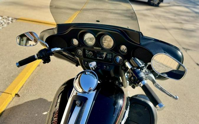 2010 Harley-Davidson® FLHTCU - Ultra Classic® Electra Glide