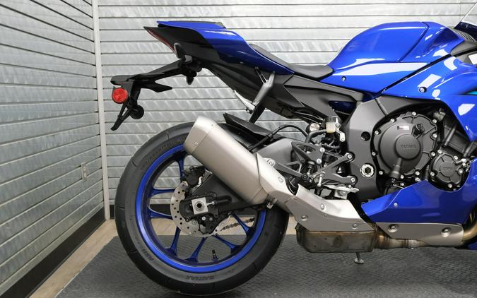 2026 YAMAHA YZFR1