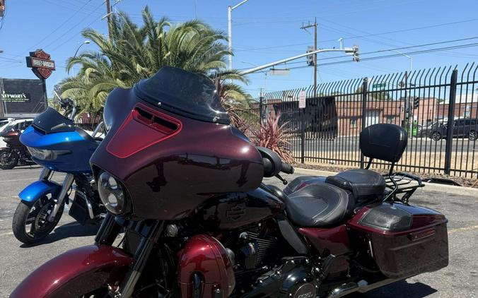 2019 Harley-Davidson® CVO™ Street Glide® BLK FORST/WINE W/PINSTRIPE