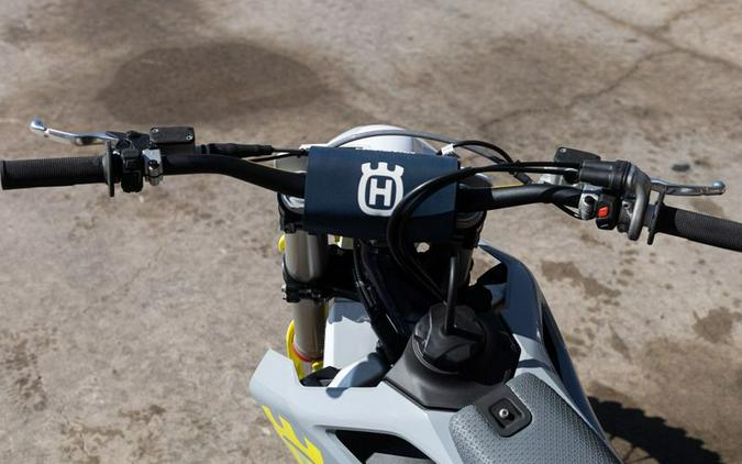 New 2023 HUSQVARNA FX 350 HERITAGE WHITE