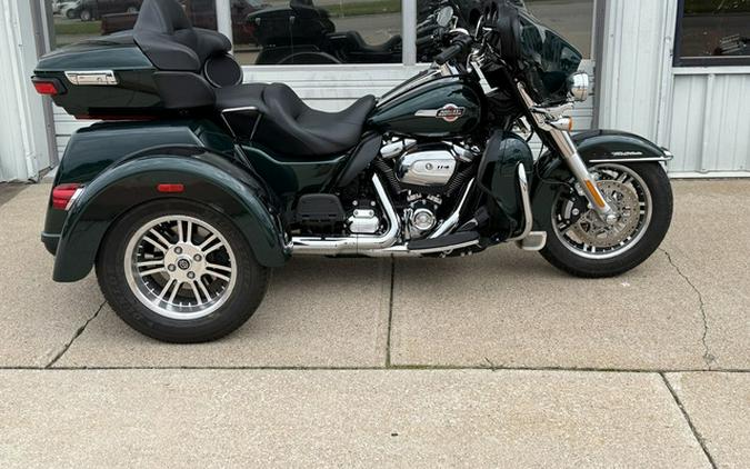2024 Harley-Davidson Trike FLHTCUTG - Tri Glide Ultra