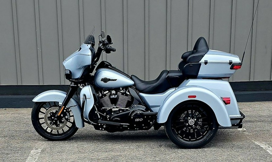 2025 Harley-Davidson FLHTCUTG - Tri Glide Ultra