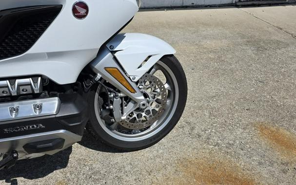 2018 Honda Gold Wing TOUR - PEARL WHITE