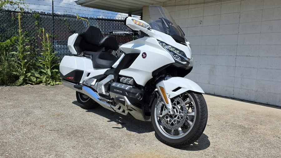 2018 Honda Gold Wing TOUR - PEARL WHITE