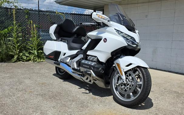 2018 Honda Gold Wing TOUR - PEARL WHITE