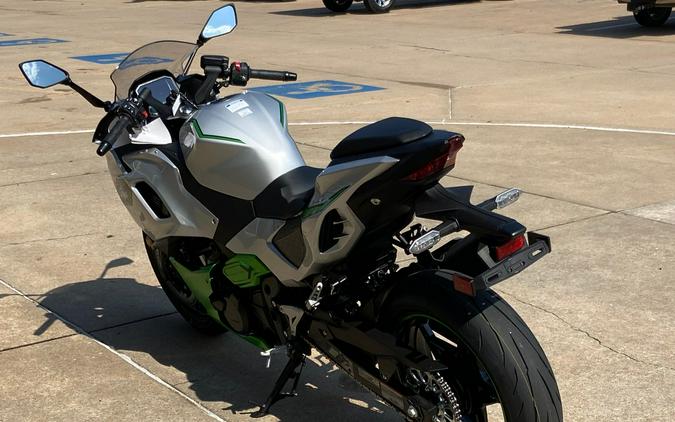 2024 Kawasaki Ninja 7 Hybrid ABS