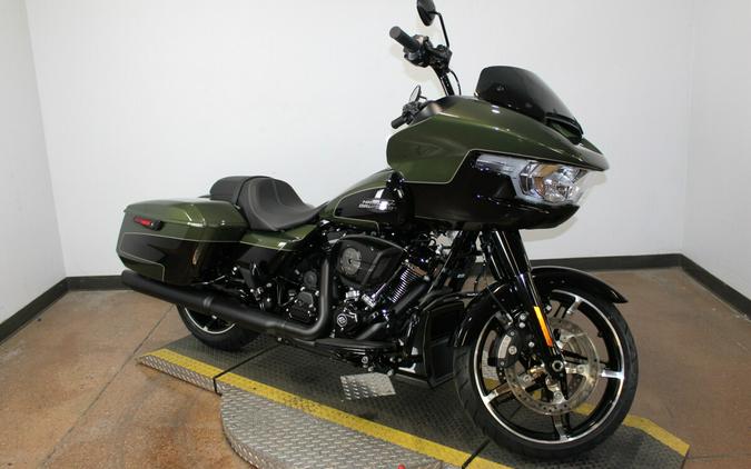 2026 Harley-Davidson® Road Glide® Olive Steel Metallic / Vivid Black