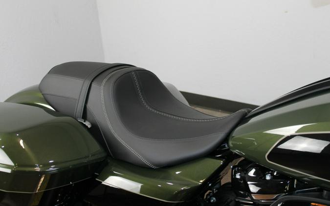 2026 Harley-Davidson® Road Glide® Olive Steel Metallic / Vivid Black