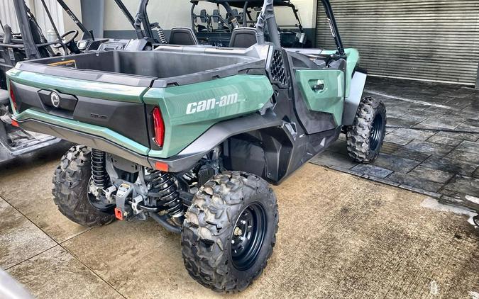 2023 Can-Am™ Commander DPS 1000R