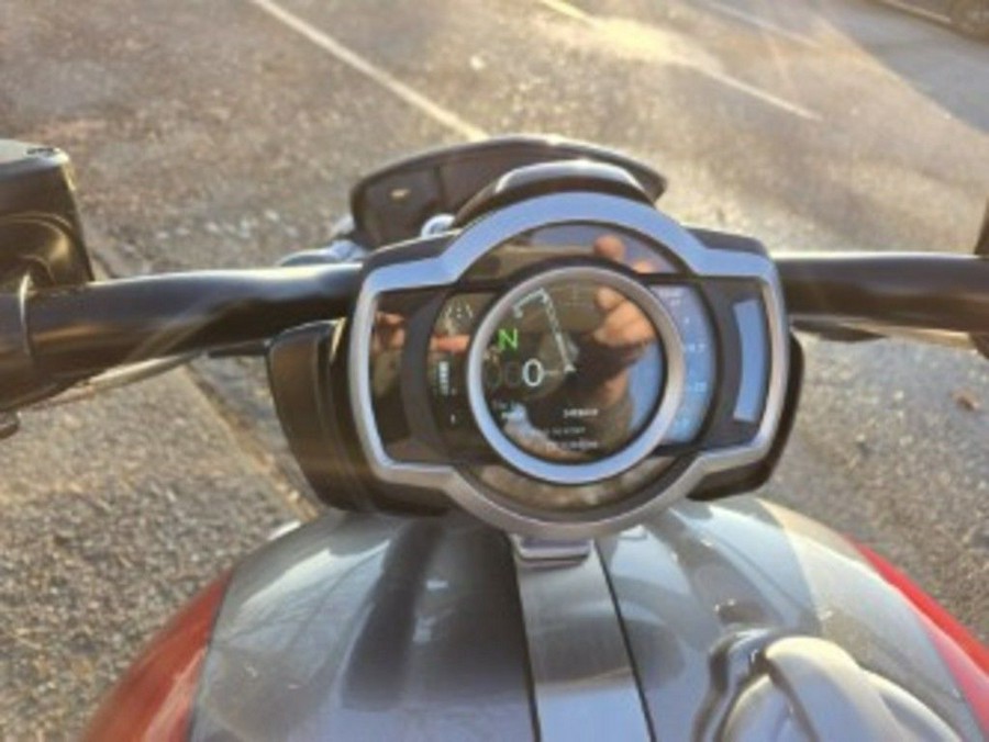 2022 Triumph Rocket 3 R Silver Ice Cranberry Red