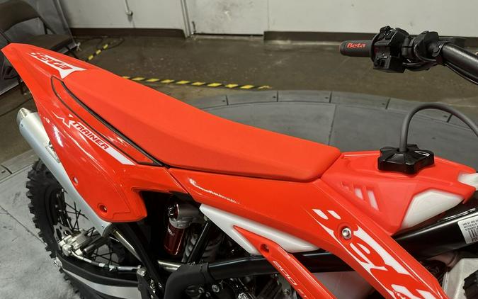 2027 BETA Xtrainer 200