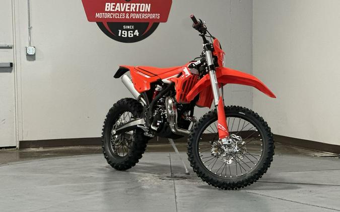 2027 BETA Xtrainer 200