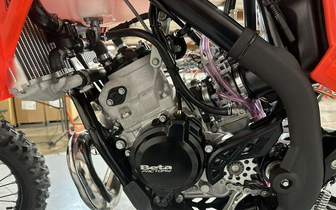 2027 BETA Xtrainer 200