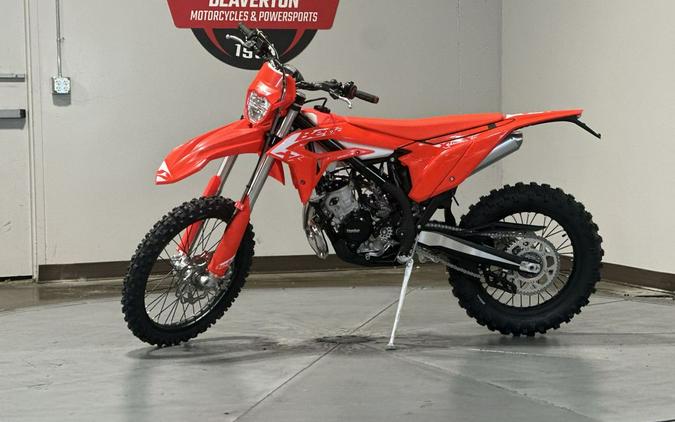 2027 BETA Xtrainer 200