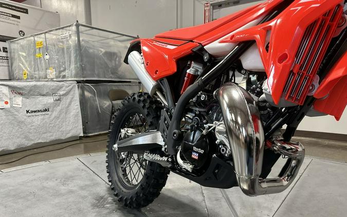 2027 BETA Xtrainer 200