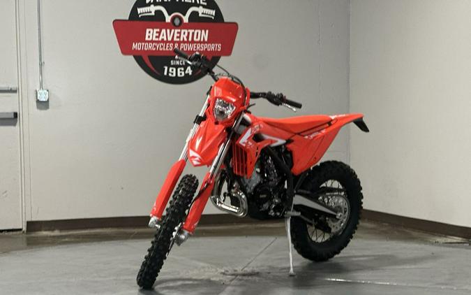 2027 BETA Xtrainer 200