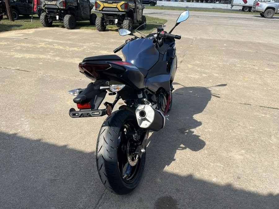 2026 Kawasaki Ninja® 500 ABS Metallic Matte Twilight Blue