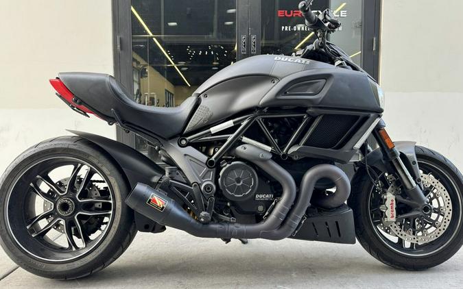 2017 Ducati Diavel Carbon Asphalt Grey and Matt Carbon