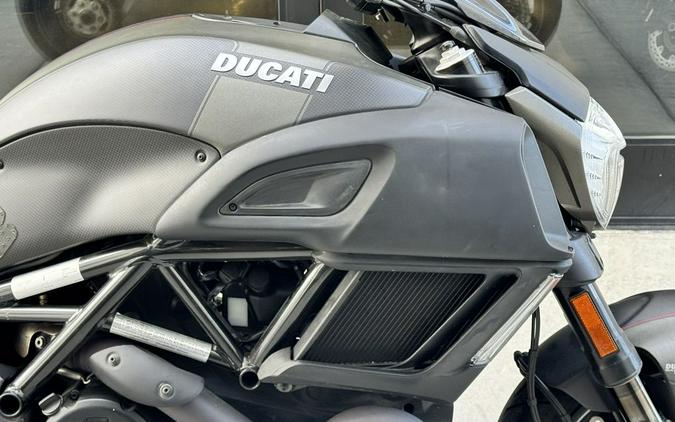 2017 Ducati Diavel Carbon Asphalt Grey and Matt Carbon