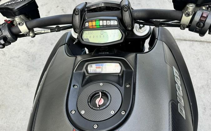 2017 Ducati Diavel Carbon Asphalt Grey and Matt Carbon