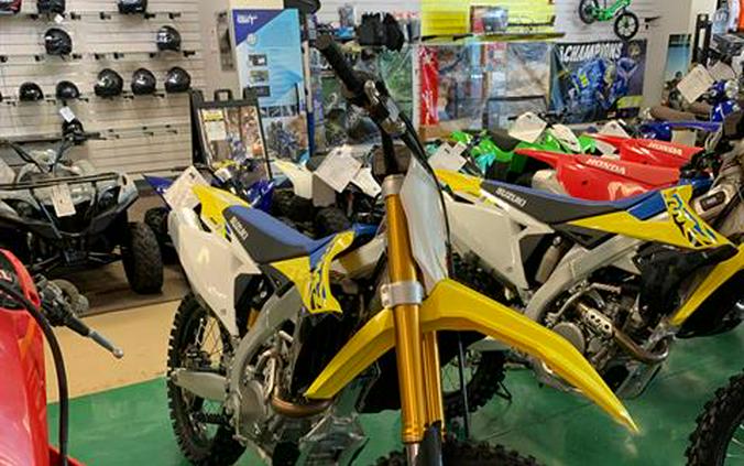 2024 Suzuki RM-Z450 First Look [with RM Army Kit]