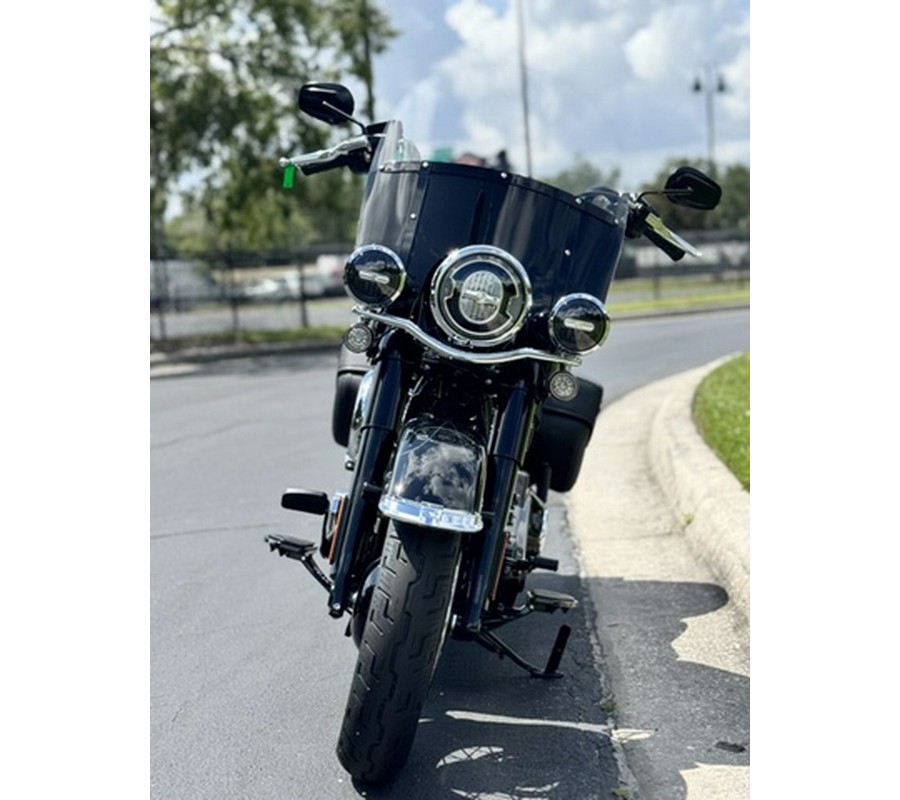 2025 Harley-Davidson Softail FLHC - Heritage Classic