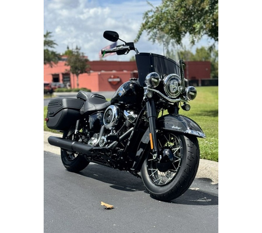 2025 Harley-Davidson Softail FLHC - Heritage Classic