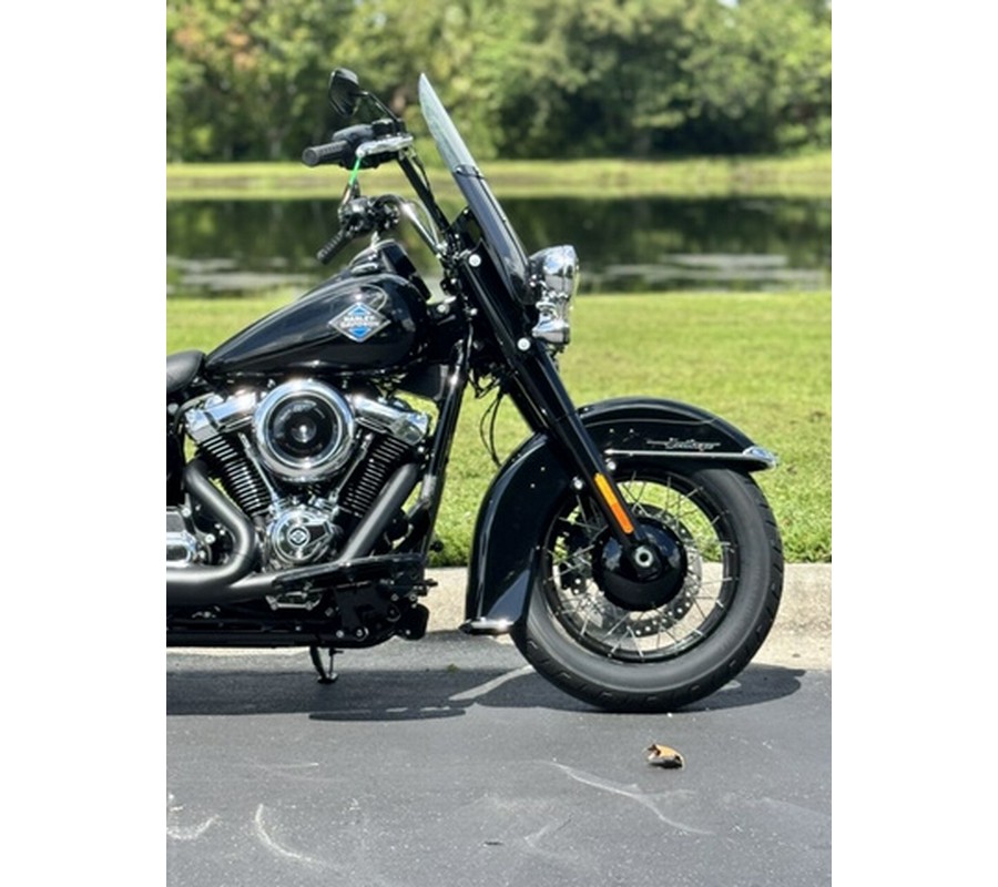 2025 Harley-Davidson Softail FLHC - Heritage Classic