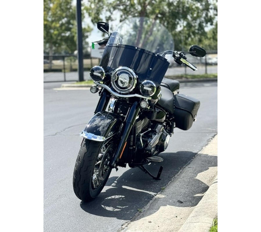 2025 Harley-Davidson Softail FLHC - Heritage Classic