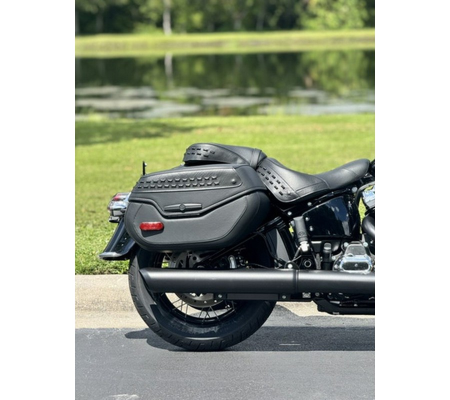 2025 Harley-Davidson Softail FLHC - Heritage Classic