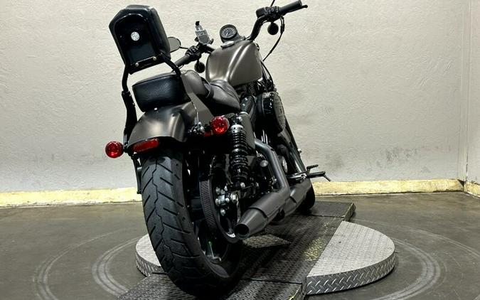 Harley-Davidson® Iron 883™ 2021 XL 883N 408018A RIVER ROCK GRAY DENIM