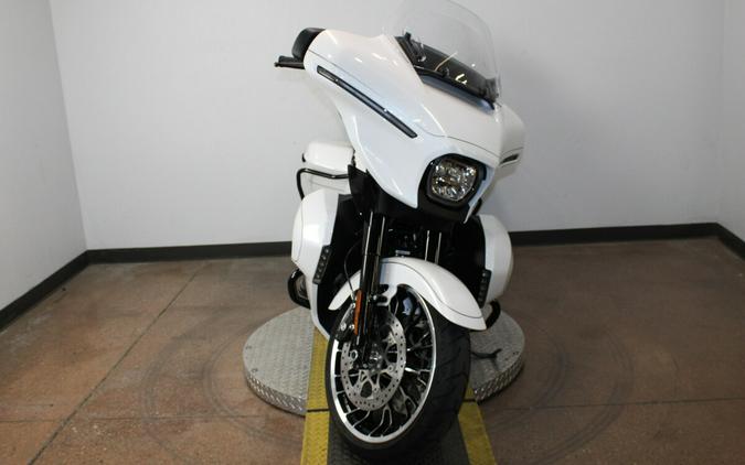 Harley-Davidson® Street Glide Limited 2026 White Onyx Pearl Black Trim