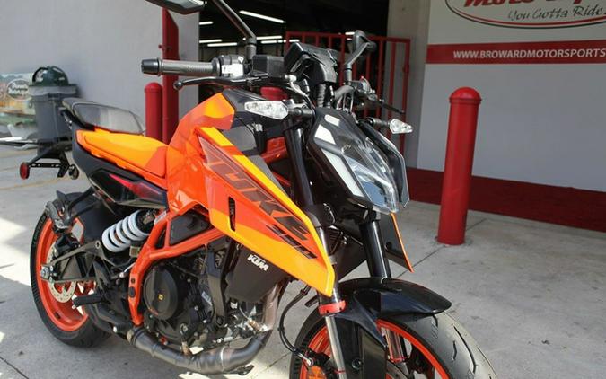 2024 KTM 390 DUKE, Orange - B.D.