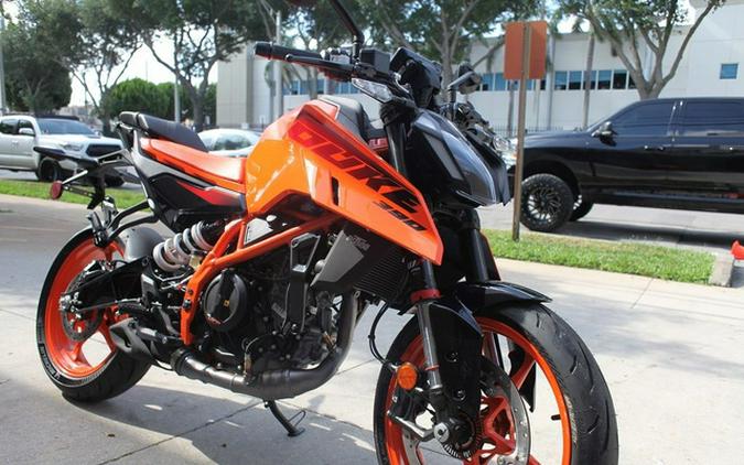 2024 KTM 390 DUKE, Orange - B.D.