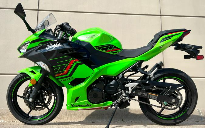 2023 Kawasaki Ninja 400 ABS KRT Edition