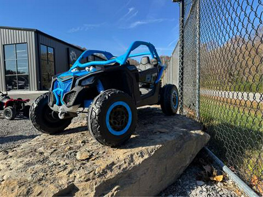 CAN-AM Toys Maverick 2x24V 4x4 2 Seater