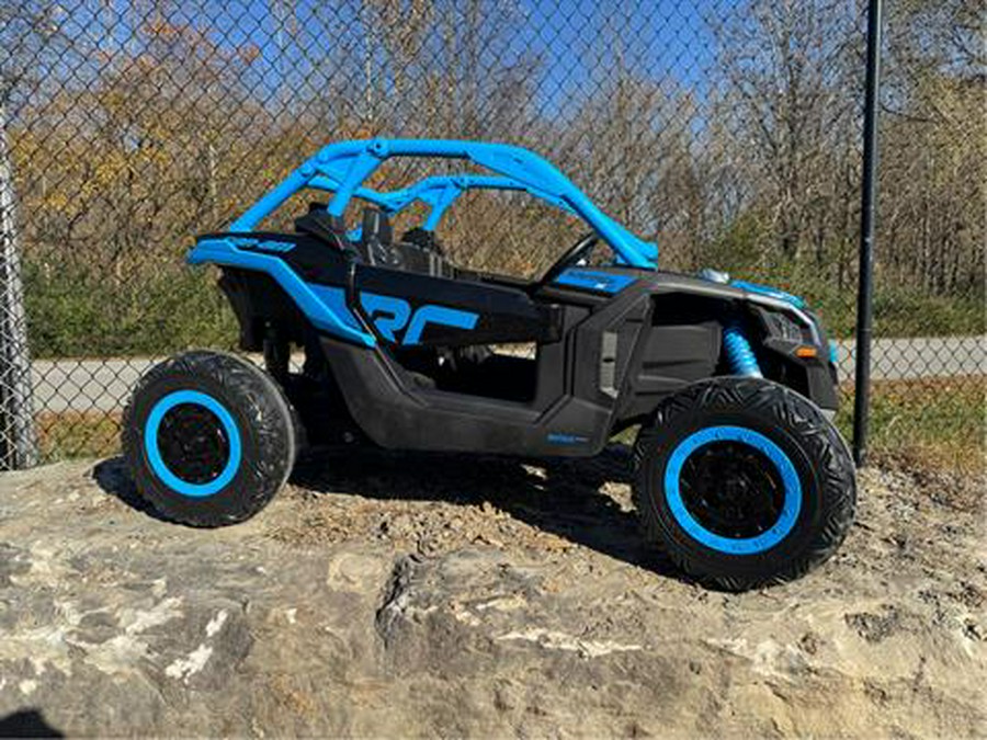 CAN-AM Toys Maverick 2x24V 4x4 2 Seater