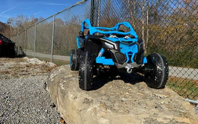 CAN-AM Toys Maverick 2x24V 4x4 2 Seater